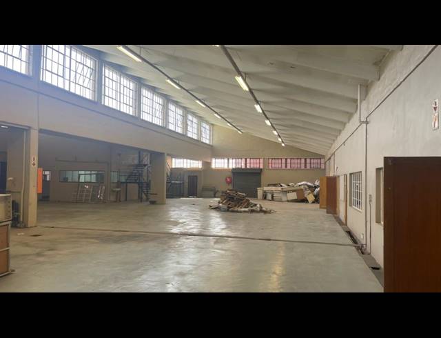 2,100M² WAREHOUSE TO LET IN PARAMOUNT ESTATE